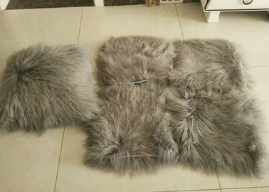 中国 10-15cmのカーリー ヘアーのスエードの生地裏付けと暖かいモンゴルの毛皮の枕静かに サプライヤー