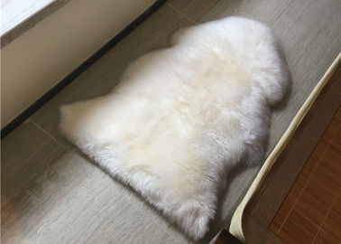 中国 屋内床のマットのためのアイボリーの白いウールライニングのオーストラリアの羊皮の敷物の反スリップ サプライヤー