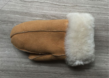 中国 袖口のサイズ5 - 6cmの女性のためのハンドメイドの最も暖かい羊皮の手袋 サプライヤー