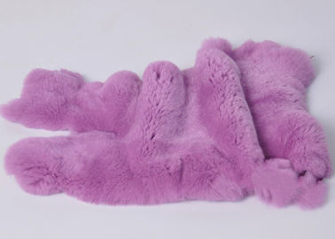 中国 衣類/ウサギの敷物を作るための暖かい極度の柔らかいレックスのウサギの毛皮Winderproof サプライヤー