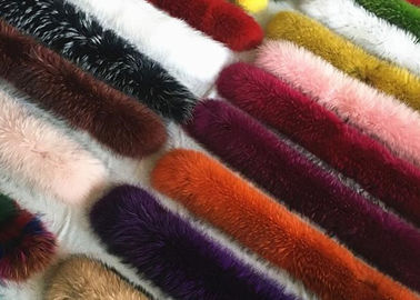 中国 カスタマイズされたアライグマの毛皮つば、80Cmのライニングの実質の毛皮の本物のアライグマのスカーフ サプライヤー