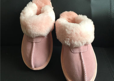 中国 オーストラリアは羊皮のスリッパのクリの冬の暖かい屋内靴をからかいます サプライヤー