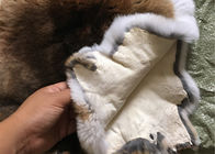 中国 30*40cmの滑らかな染められたウサギの毛皮は冬の衣服のための暖かい快適投げつけます 会社