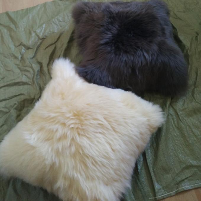 単一の側面の毛皮の屋外の椅子のクッション、オーストラリアの羊皮の床のシート・クッション 