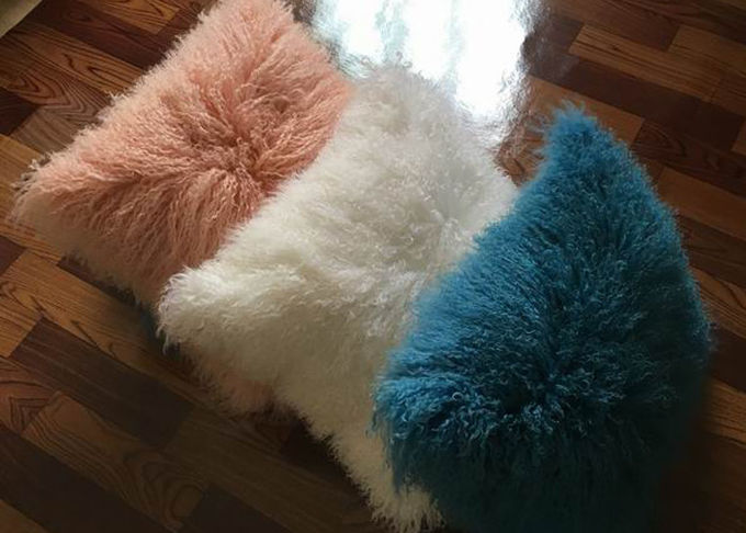 モンゴルの毛皮の枕はピンクの贅沢な本物のチベットのモンゴルの毛皮の投球赤面します