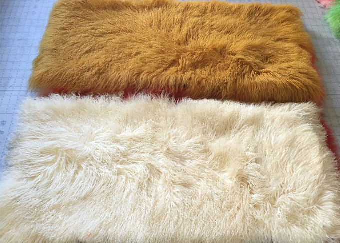 床のための贅沢なチベットの実質の長の羊皮の敷物の黒の膚触りがよい巻き毛の毛皮120 *180cm