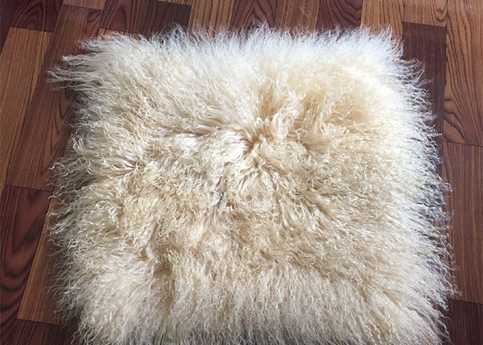 羊皮の敷物の特大家の付属品のタン モンゴルの色の実質動物の毛皮