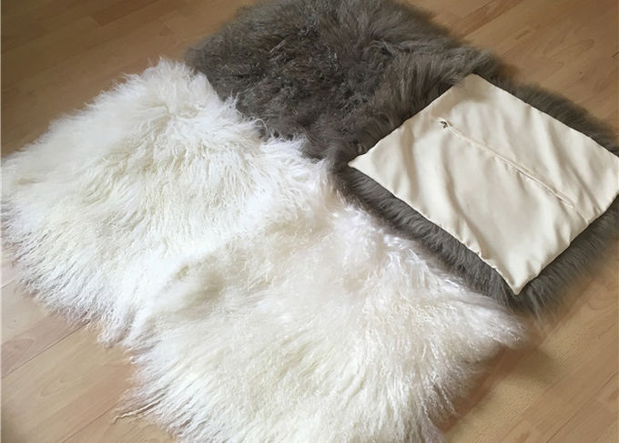 モンゴルの毛皮の枕クリームのチベットのヒツジのシャギーな実質の毛皮の投球枕18
