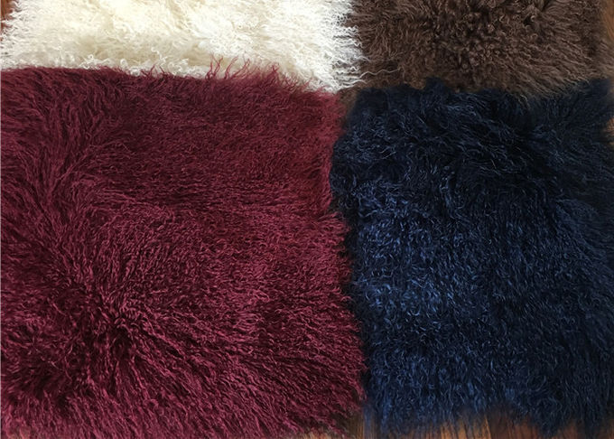 投球の未加工の/染められた色の総括的なモンゴルの羊皮の敷物の暖かい柔らかさを寝かせて下さい