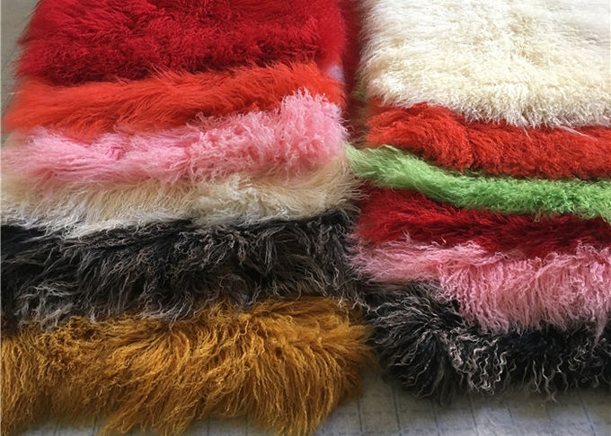 寝室のための本物の長い巻き毛のモンゴルの羊皮の敷物の単一の毛皮60 *120cm