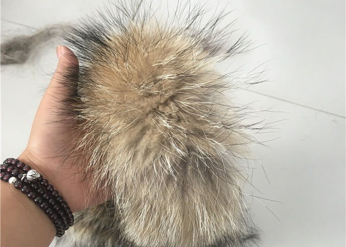 防風70*20cmのサイズのアライグマの取り替えの毛皮つばは衣服のために暖まります