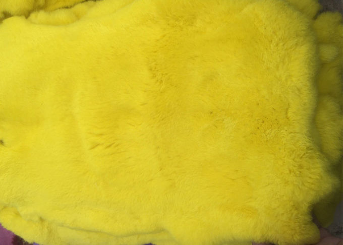 自然で柔らかく柔らかいレックスのウサギの皮椅子カバーを作るための12のx 15インチ