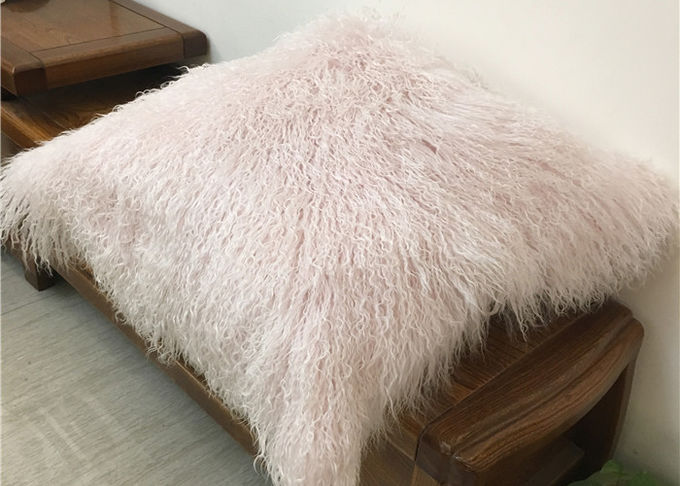 長いカーリー ヘアーと快適な家の装飾的なクリーム色のモンゴルの毛皮の枕