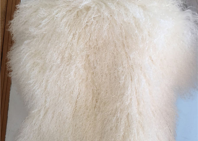 長い毛の巻き毛のヒツジの毛皮の投球のモンゴルのチベットのLambswool毛布のベッドの投球