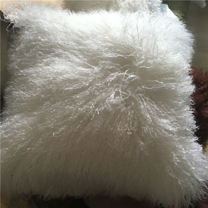 モンゴルの毛皮の装飾的な枕モンゴルの子ヒツジの毛皮の投球枕純粋なモンゴルの投球枕