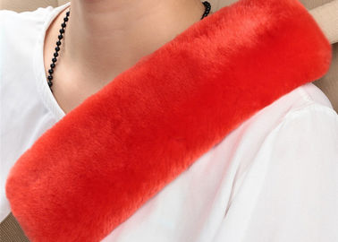 中国 暖かい保存のための本物の柔らかい羊皮のシート ベルト カバー快適で滑らかなウール サプライヤー