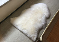 屋内床のマットのためのアイボリーの白いウールライニングのオーストラリアの羊皮の敷物の反スリップ