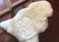 長い毛のウールのNaturaの白いヒツジの形60 x 90cmの実質の羊皮の敷物 サプライヤー