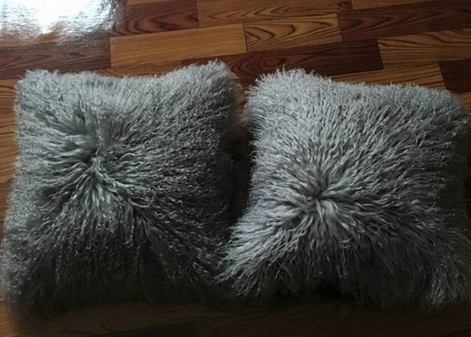 倍は柔らかく曖昧な枕、実質のモンゴルの毛皮のクッション羊皮の味方しました
