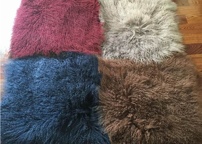 毛皮のベッド毛布のモンゴルに羊皮の敷物60x120cmベージュ色色の耐火性にすること