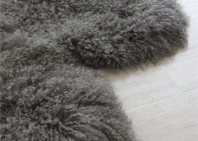 12-13 Cmのウールの自然な家の羊皮の敷物、モンゴルの子ヒツジの毛皮の投球毛布 