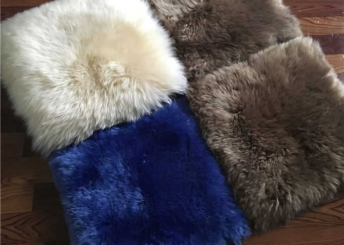 オーストラリアの羊皮のソファーの投球枕は注文色/サイズの味方された毛皮を選抜します
